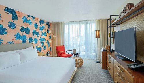 Room, 1 King Bed, Non Smoking, Balcony
