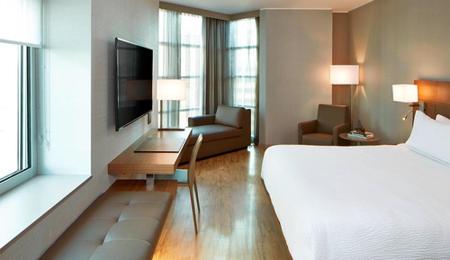 Room, 1 King Bed, Non Smoking, Corner