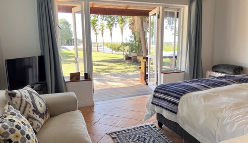 Comfort Suite, Garden View