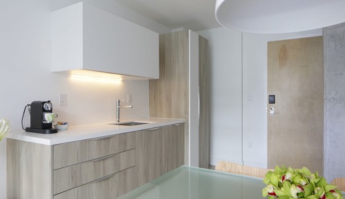 Courtyard One Bedroom Suite - With Standing Balcony