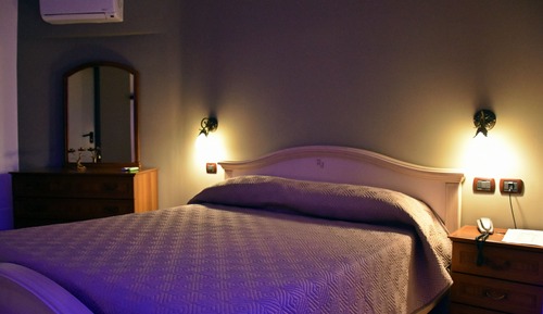 Deluxe Suite, Jetted Tub