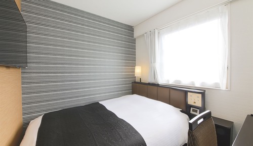 One Double Bed, Smoking