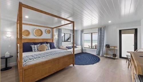 Beachfront Luxury 2 Bedroom Suite