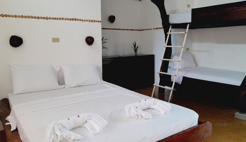 Family Room, Private Bathroom, Garden View (4 Guest)