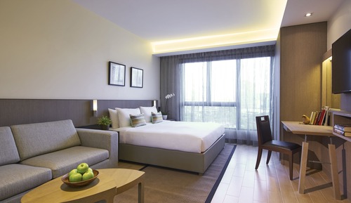 1 Bedroom (Breakfast on weekdays only except P.H)