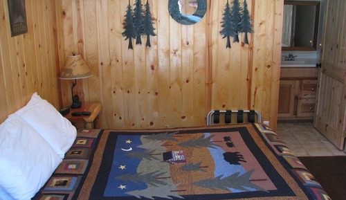 Cabin 15, 1 Queen Bed