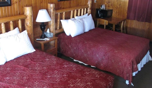 Room 7, 2 Queen Beds
