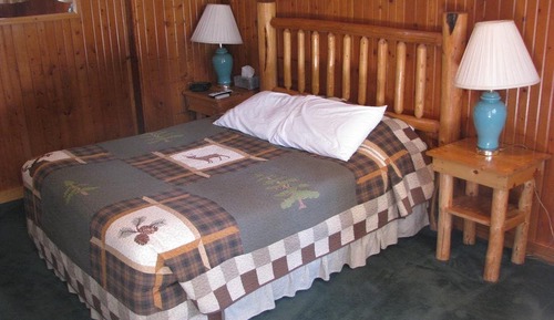 Room 6, 1 Queen Bed