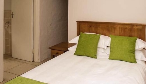 Room 04 (Cottage) 
