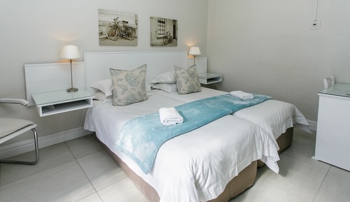 Deluxe Room, 1 Bedroom ( Deluxe Room Twin + Couch)