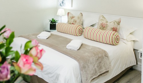 Deluxe Room, 1 Bedroom (Deluxe Room Queen Bed + Single bed)