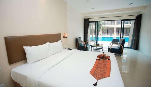 Deluxe Pool Access, Double Bed