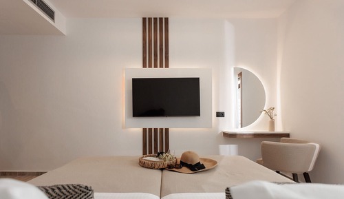 Deluxe Double or Twin Room