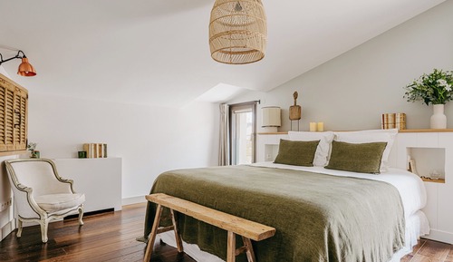 Room (Chambre 1544)