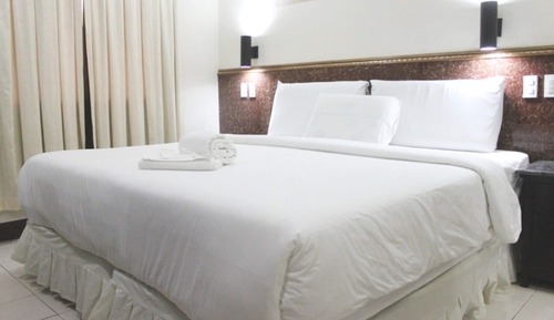 Deluxe Room (Modern)