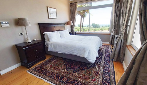 Family Apartment, 2 Bedrooms (Merlot)