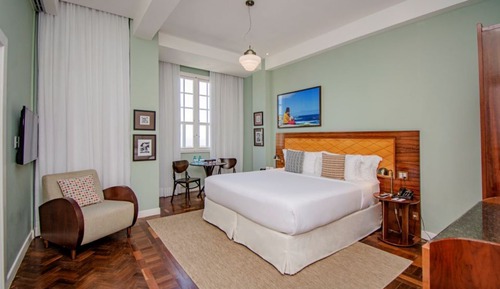 Deluxe Medium Room