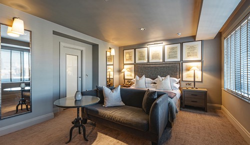 Grand Deluxe Suite