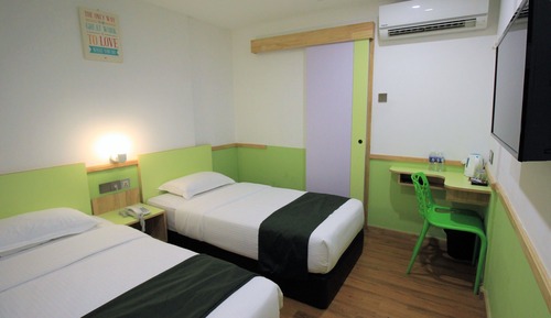 Deluxe Twin Room No Window