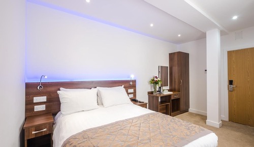 Double Room, Ensuite (No Window)