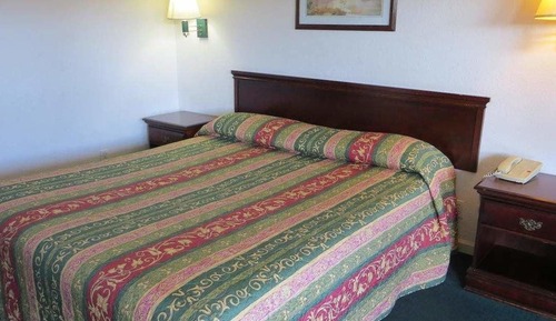 Standard Room, 1 King Bed