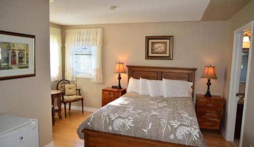 Autumn Queen Room