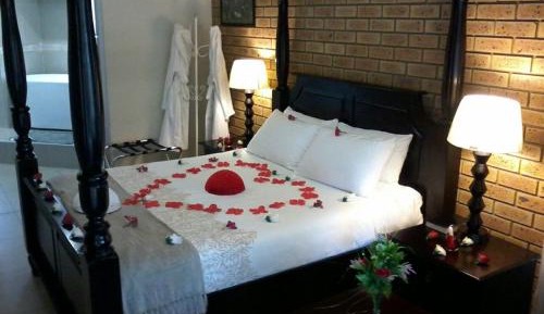 Honeymoon Suite