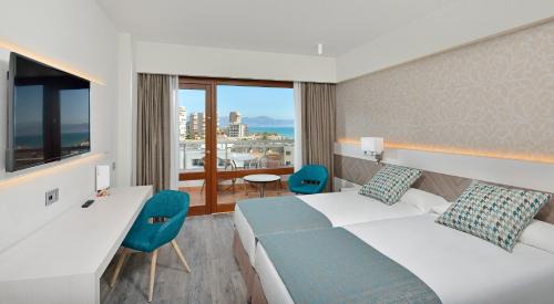 Sol Room Lateral Sea View