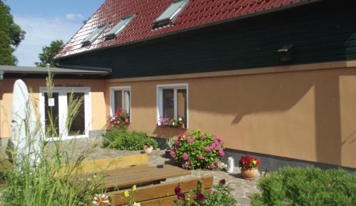 Studio (2 Adults)