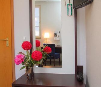 Single Room Street View