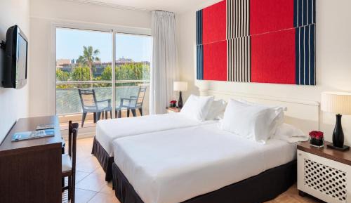 Double or Twin Room (2 Adults)