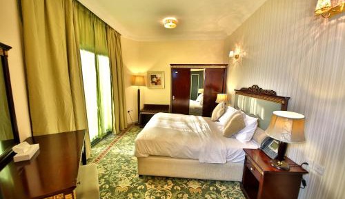 One-Bedroom Apartment - King Bed