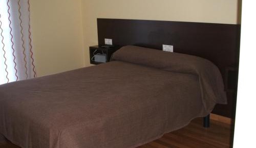 Single Room with Shared Bathroom
