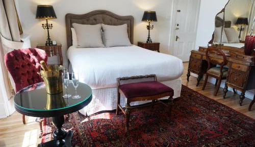 Standard Queen Room