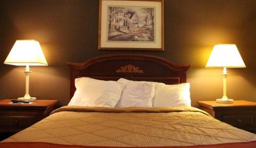 Standard Queen Room