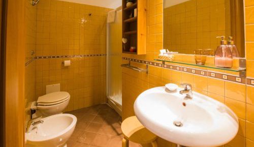 Quadruple Room with Private Bathroom