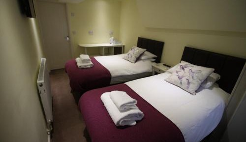 Twin Room with Shower