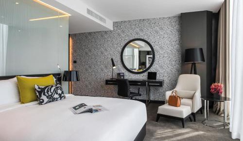 High Floor Room –  King Bed City View