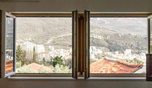 Studio Apartment with Sea View