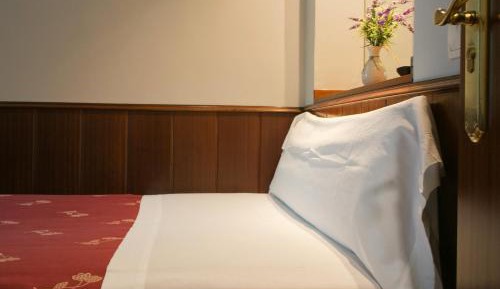 Single Room with Shared Bathroom
