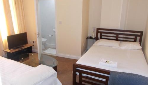 Superior Studio Room with Private Bathroom