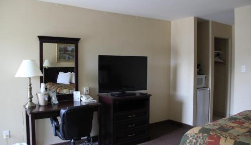 One-Bedroom Suite with Two Queen Beds - Non-Smoking