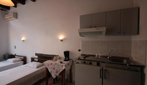 Studio (2 Adults)