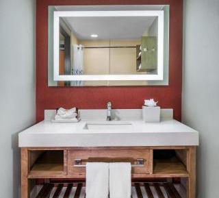 Deluxe Queen Room with Two Queen Beds