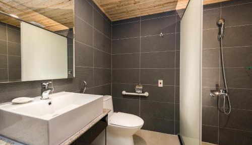 Simple Twin Room