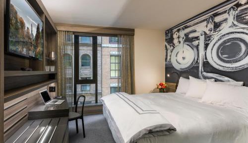 Superior King Room