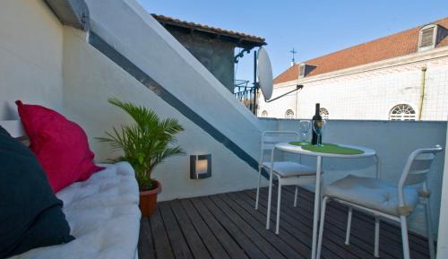 One-Bedroom Apartment with Terrace