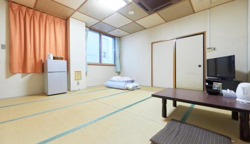 Japanese-Style Room (6 Adults)