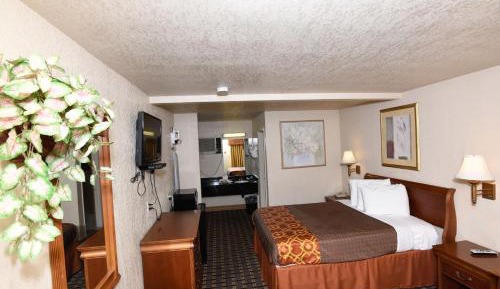 Standard Queen Room