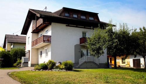 Three-Bedroom Apartment with Balcony
